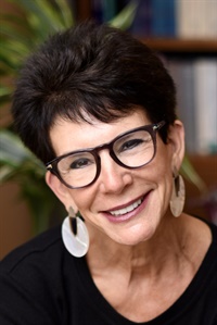 Deany Laliotis, LICSW's profile