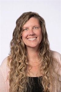 Dr. Elizabeth Braun's Profile