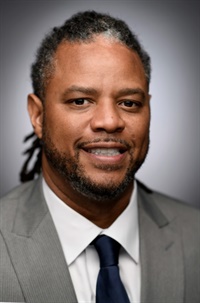 Derrick Shelton