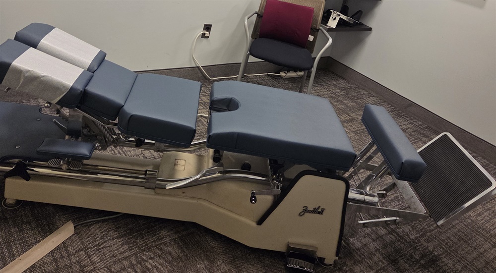 Zenith Hi-Lo Chiropractic Table