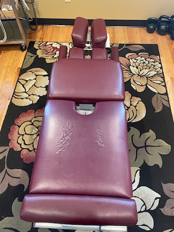 Williams Model 170 Chiropractic Adjustment Table For Sale – Great Condition!