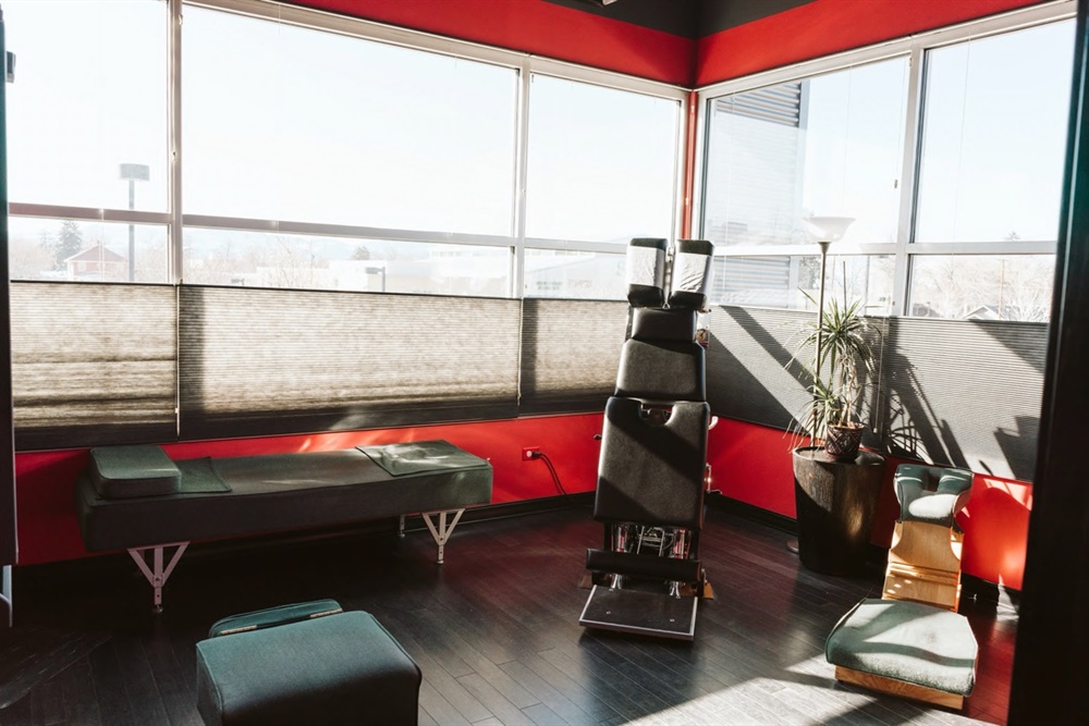 Prime Chiropractic Office Sublease in Thriving Denver Highlands – Includes availability on Tuesdays, Fridays, Saturdays & Sundays.