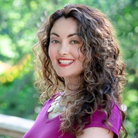 Lili Serrano, "Dr. Marketing Queen"'s Profile