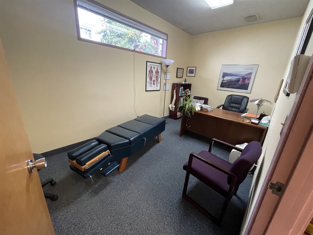 Rental space available in established clinic, join our team! (Price Negotiable)