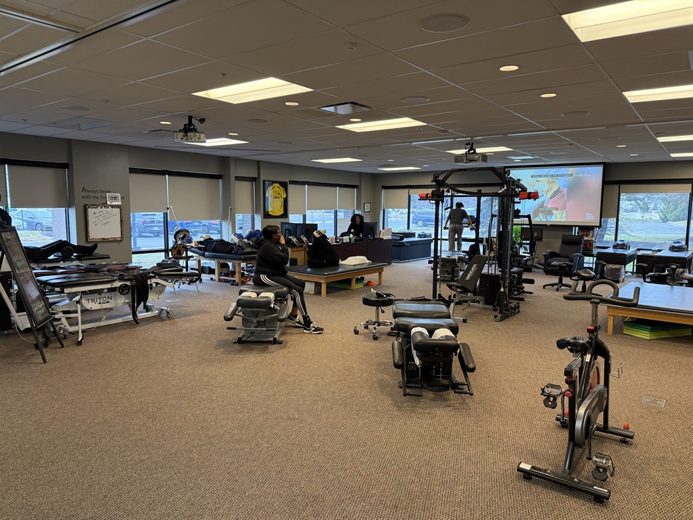 Immediate Opening: Associate / Clinic Director (Doctor of Chiropractic)