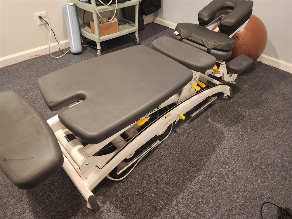 Manuthera by Lojer flexion/Distration table