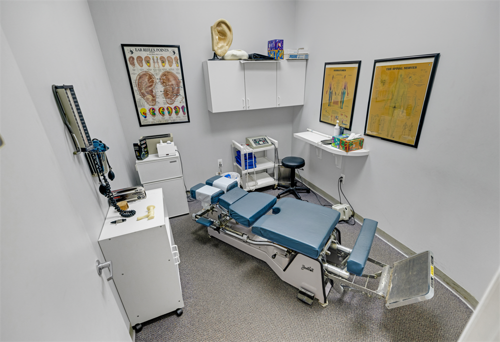 Ideal First Practice! Affordable, Equipped Chiropractic Office For Sale