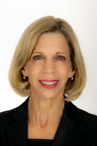 Julie Holmquist's Profile